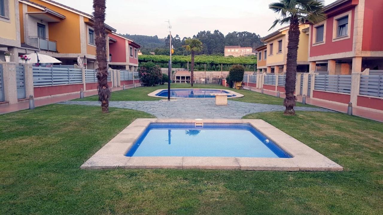 Chalet Vacacional Salnes Sur Con Piscina Cambados Eksteriør bilde